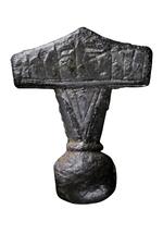 Thors. En dansk amatørarkæolog fandt tidligere i år denne lille genstand på Lolland. Fundet bekræfter en mangeårig antagelse om, at Thors hammer faktisk er en hammer. Med runeskrift står: 'Hmar x is', hvilket betyder 'dette er en hammer'. Ordet har vi lånt fra finsk, viser ny forskning. 