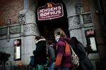Trustpilot, hvor forbrugere anmelder eksempelvis oplevelser af hoteller og restauranter, måtte lørdag lukke for nye anmeldelser af Jensens Bøfhus og Jensens Fiskerestaurant. 