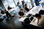 Akademikere. Djøf vil gerne lave en tidsbegrænset forsøgsordning for langtidsledige nyuddannede, der har mistet retten til dagpenge, som skal løbe frem til 2016. 