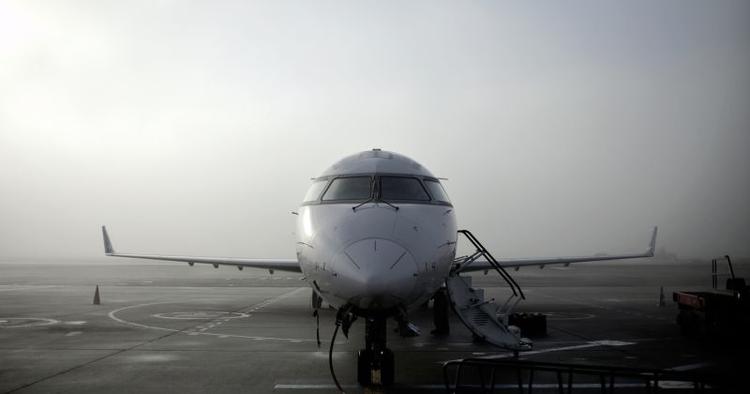 besparelse. Tænk ud af boksen, når du vælger hvilken lufthavn du vil rejse fra. Der kan være mange penge at spare. 