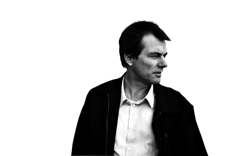 trækplaster. Et Benn Q. Holm-interview er blandt magasinets første artikler. 