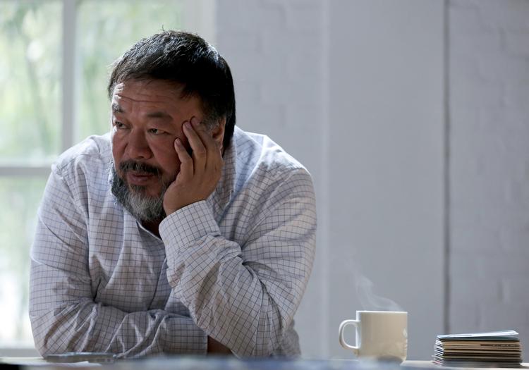Kunst. Ai Weiwei har fået inddraget sit pas af de kinesiske myndigheder og kan derfor ikke deltage i åbningen af hans nye udstilling. 