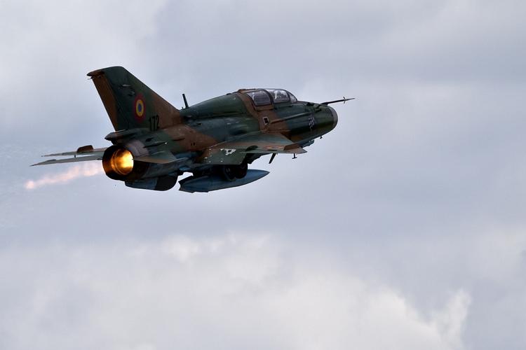NEDSKYDNING. Det var et MiG-21-fly, israelerne skød ned over grænsen mellem Israel og Syrien. Her ses et fly af samme model som  det ramte under en øvelse. 