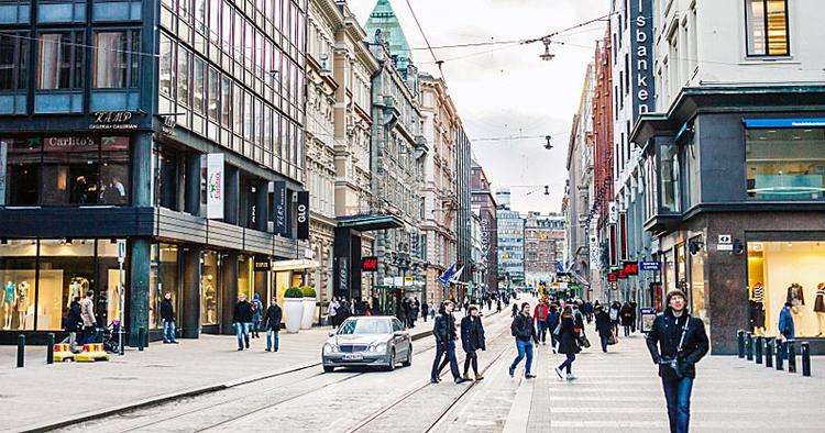 Slagpris. Helsinki er en af de storbyer, hvortil det er muligt at flyve billigt i december måned. 