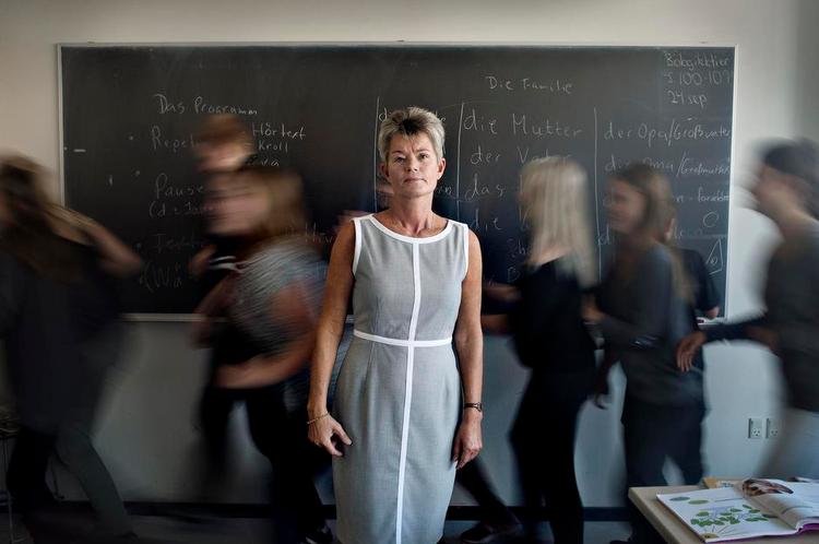 FORTVIVLET. Pengene følger ikke med de inkluderede børn ind i normal undervisningen, siger lærer Helen Zachariassen, der står alene med en lang række børn, der har store udfordringer. 