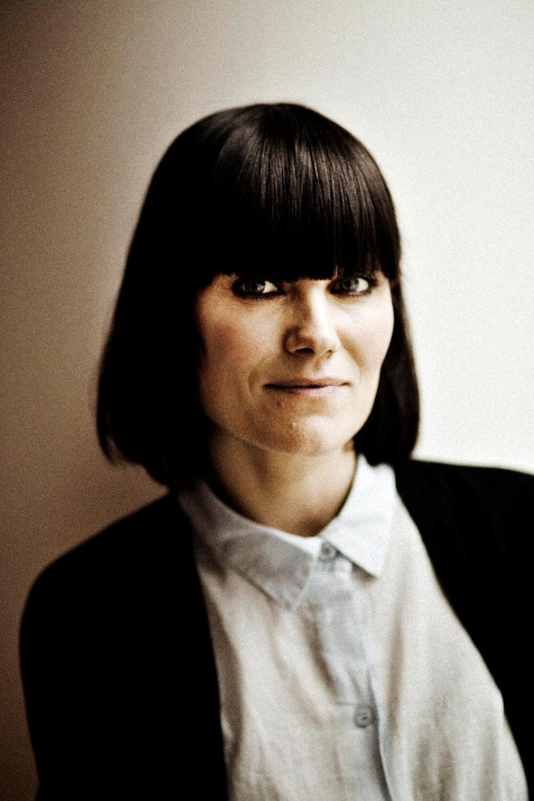 Modstand. Sangerinden Pernille Rosendahl er en af kunstnerne, der gør modstand. 