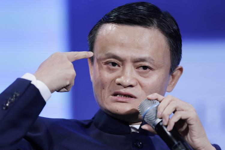 velhavende. Jack Ma sætter sig på tronen som Kinas rigeste mand. I fredags fik han endnu flere milliarder i pengetanken, da hans internethandelsfirma Alibaba gik på børsen i New York. 