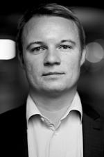 Skyhøj. Anders Petersen forventer flere arbejdstimer og mindre fritid i sit nye job som konsulent i et revisionsfirma, til gengæld er lønnen høj. 