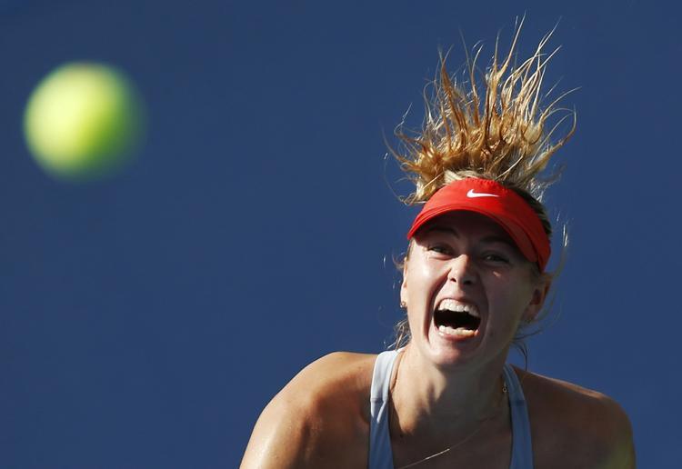 overraskelse. Maria Sharapova er ude af turneringen i Kina efter nederlag til verdens nummer 61. 