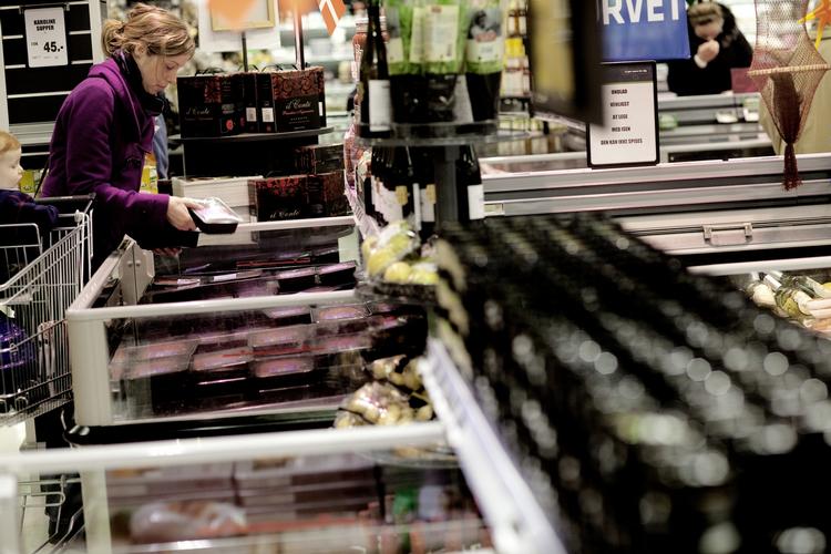 smittefare. Supermarkederne afviser at teste deres kød for svine-MRSA. 
