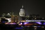 DYR UDSIGT. Hvis man vil nyde Londons skyline med St. Pauls Cathedral fra firma eller lejlighed, skal sparegrisen være enorm. 