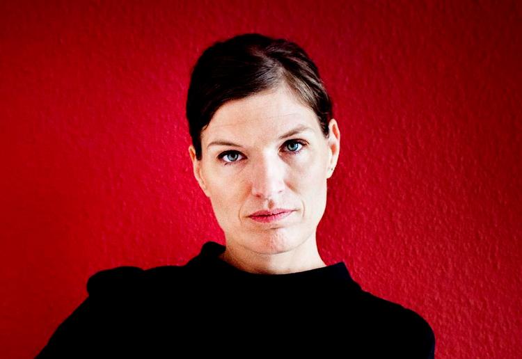 Erfaring. Iben Mondrup viser med sin nye roman, at hun er meget alsidig forfatter, som har sine grønlandske erfaringer siddende dybt i dna'et. 