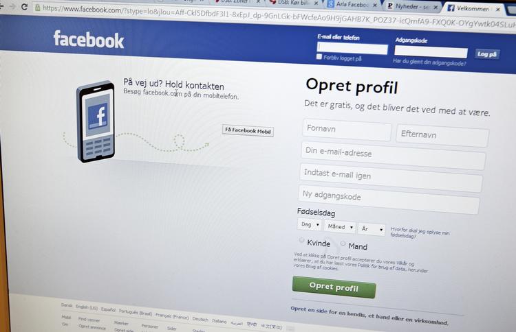Mindeside. Kathrine Galsgaard har bevaret sin mors facebookprofil for at have et sted at »føre en samtale« med sin afdøde mor. 