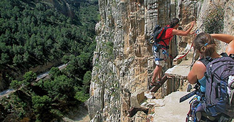 Tosset. El Caminito del Rey er en af den slags vandreruter, der tiltrækker daredevils fra hele verden. 