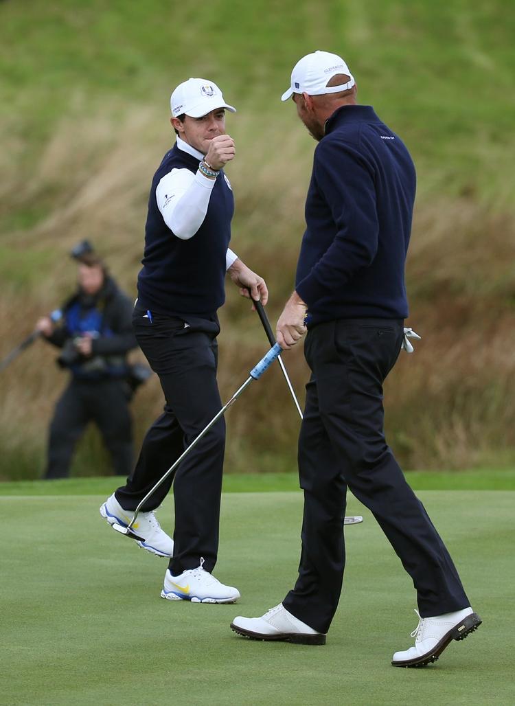 Europa. Rory McIlroy (tv) og Thomas Bjørn er nøglespillere på det europæiske hold. McIlroy fordi han er formstærk og en af verdens bedste lige nu. Thomas Bjørn fordi han har rutine som få. 