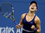 power. Eugenie Bouchard er ligesom Caroline Wozniacki en meget fysisk stærk spiller, der kan løbe i timevis uden at hive efter vejret. Foto: E. Amendola/AP 