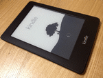 HACKET. Danske bogorme med hyldepladsmangel har kastet sig over Amazons e-bogslæser, Kindle. Men der kan være fare på færde, hvis man selv uploader indhold til den.  (Foto: Wikimedia Commons) 