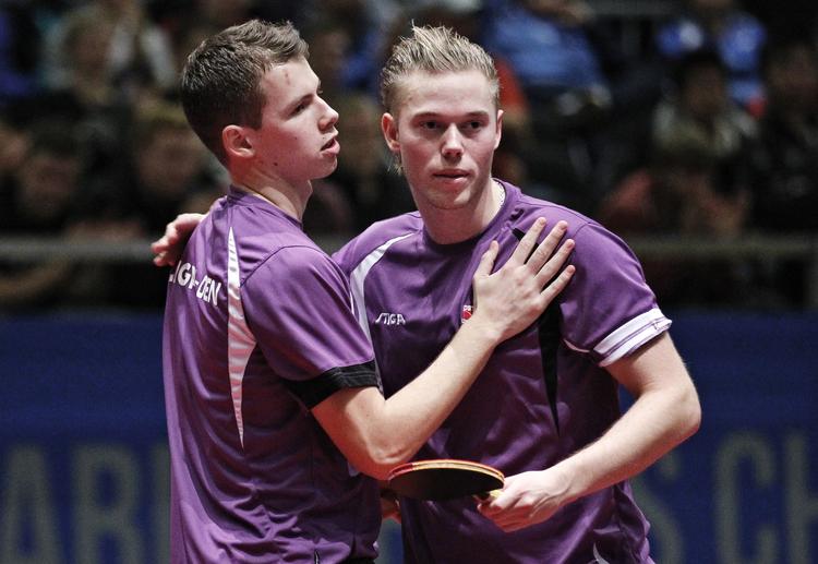 UBESEJRET. Efter at have vundet samtlige kampe i Lissabon skal Jonathan Groth og Kasper Sternberg spille om EM-oprykning i aften. 