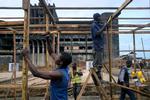 Fremtidsdrømme. Et ebola-isolations- og behandlingscenter er i gang med at blive bygget i Liberias hovedstad Monrovia. Det vil give 200 ekstra hospitalssenge. I alt mangler der 1.550 sengepladser i landet, vurderer verdenssundhedsorganisationen (WHO). 