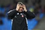 Nedtur. AaB-træner Kent Nielsen græmmer sig over sine spilleres præstation. 