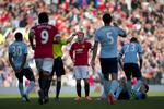 Ud. Wayne Rooney står til karantæne i de tre kommende kampe mod Everton, West Bromwich og Chelsea. 