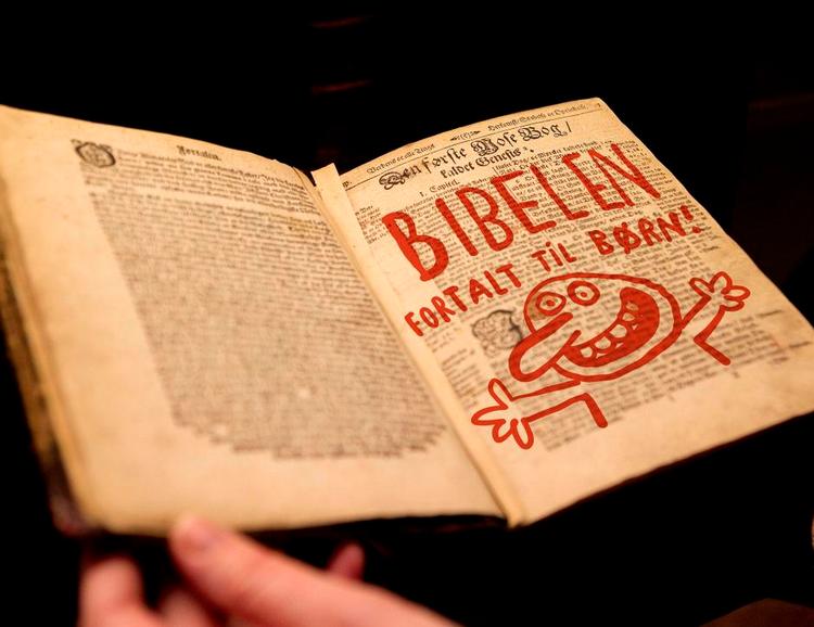 Opbyggelig. Bibelen rummer snesevis af interessante historier med moraler og livsvisdom i overflod. Men de færreste af dem er fortalt, så de alleryngste kan være med. Det råder Bagsiden bod på. 