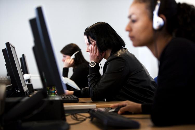 internet. Unge tilbringer meget tid online og deres online-identitet er også vigtig for deres trivsel. 
