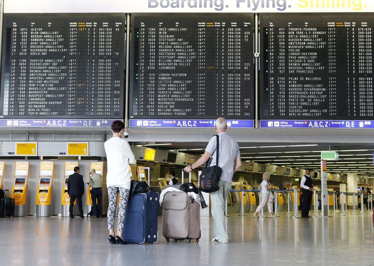 Aflyst. Passagerer, der skal flyve til og fra Frankfurt tirsdag den 30. september, må indstille sig på trafikale udfordringer. Selskabets piloter strejker. 