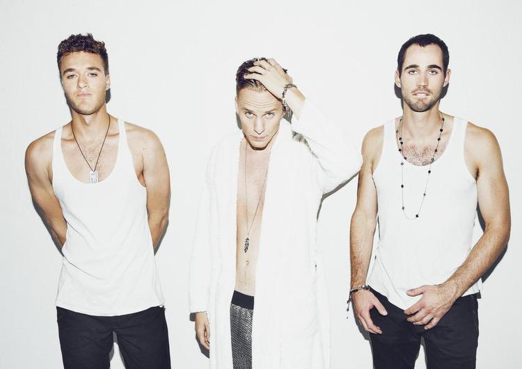 Debut. Scarlett Pleaure første ep er på kanten til det manierede, og man skal ikke høre for meget efter teksterne, men bare nyde den afslappende stemning og friske brise, de giver den danske popscene 