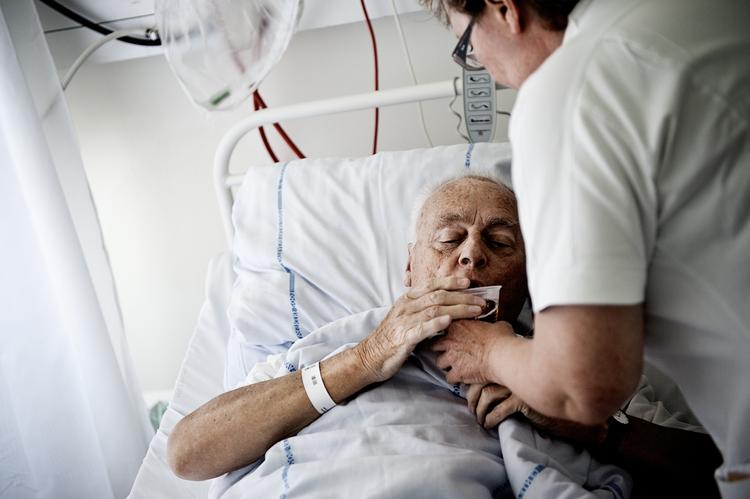 Utryghed. Når sundhedspersonale oplever sundhedssystemet som pårørende eller patient, går det op for dem, hvor mange fejl der er 