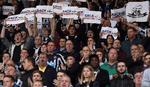 klub-strid. Newcastle-fans samlet i 'SackPardew.com' har længe ønsket trænerens afgang. Og antallet af Alan Pardew-modstandere på lægterne er voksende. 