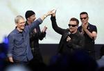 irsk. Apple har et godt forhold til Irland. Ikke alene har virksomheden indgået skatteaftaler med landet. Apple havde også inviteret det irske rockband U2 til den store præsentation af blandt andet iPhone 6 for et par uger siden. 