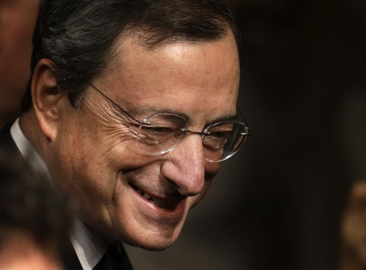 PRES. Hele finansverdenens øjne og et enormt pres hviler på Mario Draghi, centralbankens præsident, forud for dagens møde. 