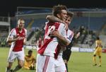 Måååååål. Ajax's Lucas Andersen jubler over sin målscoring sammen med holdkammeraten Lasse Schone. 