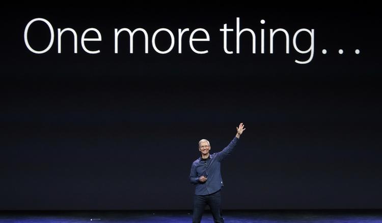 duel. Det er ham her og hans hær af jurister, som Margrethe Vestager skal lægge arm med, hvis hun bliver godkendt som EU's næste konkurrencekommissær. Tim Cook er øverste chef i Apple, som betaler en forsvindende lav skat i Irland. 