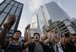 MODSTAND. Demonstranterne er utilfredse med, at styret i Beijing har gjort det klart, at når der i 2017 skal vælges ny politisk leder i Hongkong, vil kandidaterne blive begrænset. 