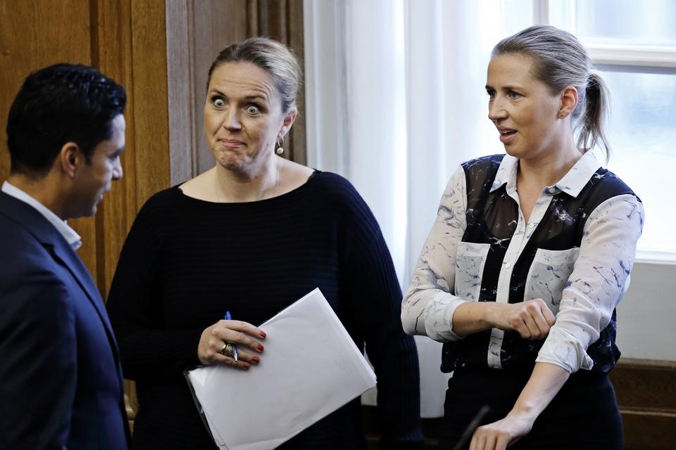 Justitsminister Karen Hækkerup og beskæftigelsesminister Mette Frederiksen og social-, børne-, integration- og ligestillingsminister Manu Sareen. 