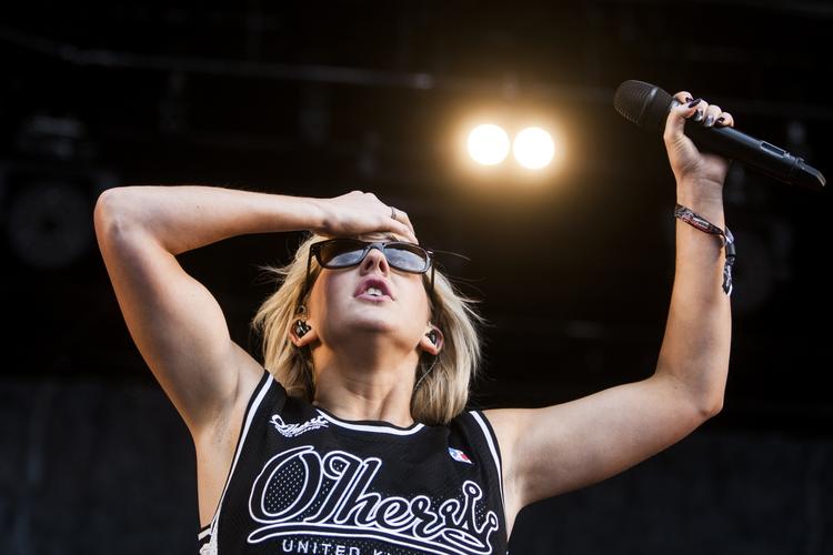 Svanesang. Ellie Goulding var et af hovednavne på Hovefestivalen i sommer. Billedet er fra hendes optræden på Northside Festival sidste sommer. 