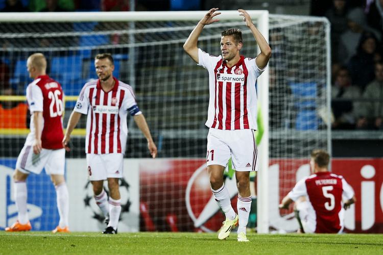 effektivitet. Kasper Risgård og aaB skal udnytte chancerne i aften mod upåagtede Rio Ave, ellers ser det ud til, at Europa League hurtigt kan være overstået for nordjyderne. 