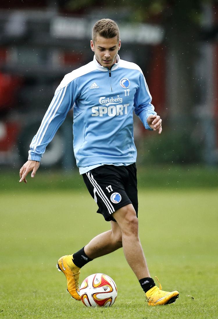 bænk. FCK's nye svenske stjerne, Alex Kancaniklic, er ikke med fra start mod Torino. 