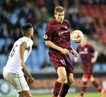1-0. Nicklas Helenius (midt) blev matchvinder for AaB mod Rio Ave efter en længere trængselsperiode. 