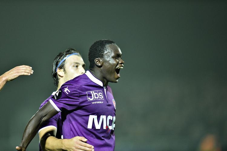 Superliga. Pione Sisto jubler ved 0-3 i  FC Midtjyllands sejr over oprykkerne fra Hobro. 