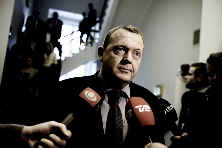 Ekstra. Lars Løkke Rasmussen får dækket den lønnedgang, han ellers stod til 1. november, når staten stopper udbetalingen af hans eftervederlag for tiden som statsminister. Det beløber sig til godt en halv million om året. 