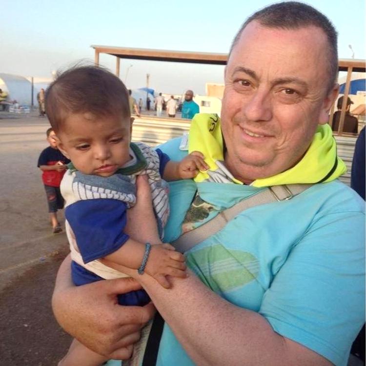 MYRDET. Alan Henning tog til Syrien for at hjælpe folk i nød. Det kostede ham livet. 