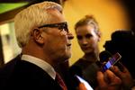 Studieby. Odenses borgmester Anker Boye kritiserer regeringen plan om at skære i antallet af studiepladser, der vil gå hårdt ud over Syddansk Universitet. 