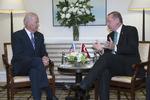 MØDE. Så gode venner var de - før Joe Biden (tv) ifølge Tayyip Erdogan fejlciterede ham fra en samtale. Her ses de under sidste uges møde i New York. 