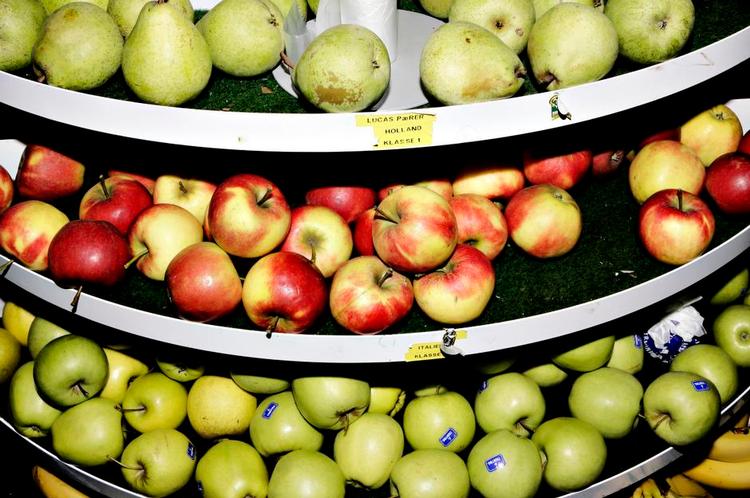 Lagret. Æbler, der har ligget på lager i op til et halvt år, findes i rigt mål på de danske hylder, særligt i discountsupermarkederne. 