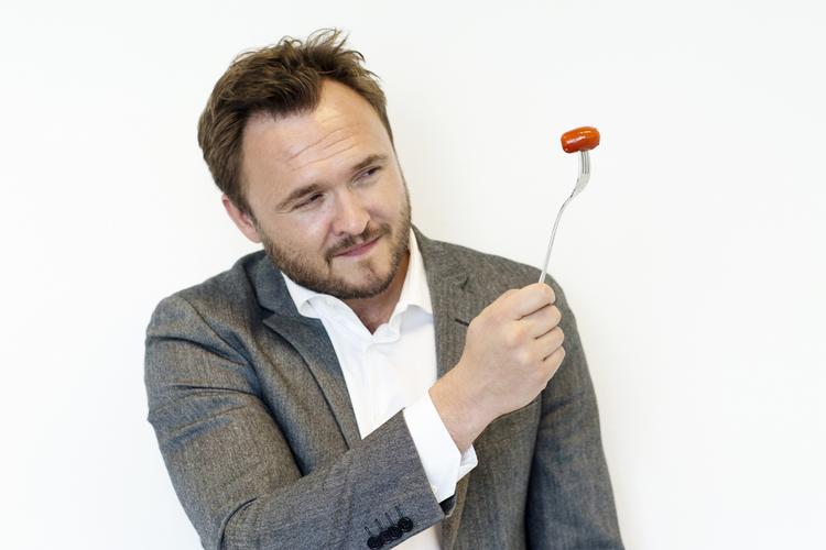 Fødevarer. Dan Jørgensen har siden sin tiltrædelse som fødevareminister sat fokus på danskernes madvaner. Han vil dog ikke udtale sig om, at en af hans styrelser bliver kigget efter i sømmene af Rigsrevisionen. 