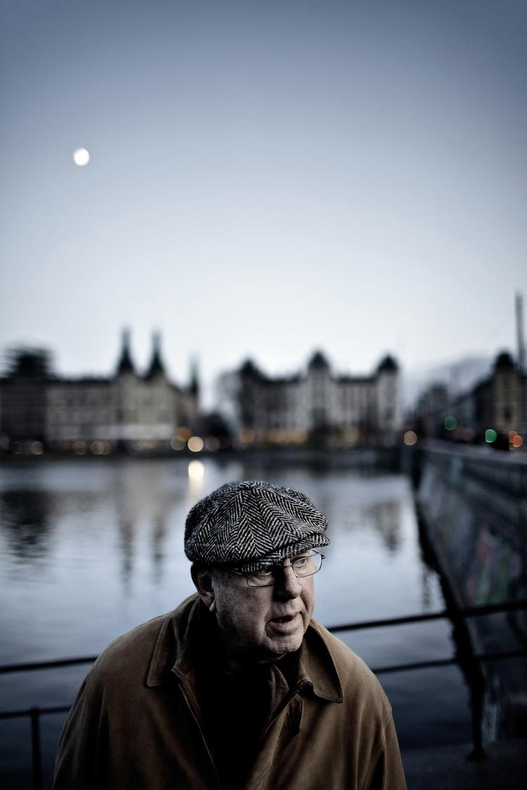Køretur. I romanen 'Idræt' er vi ude at køre en tur med Klaus Rifbjerg. Den måtte godt have været længere. 