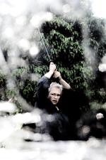 BEREDT. Josefine Ottesen kan håndtere et våben og sætte en kampscene. 